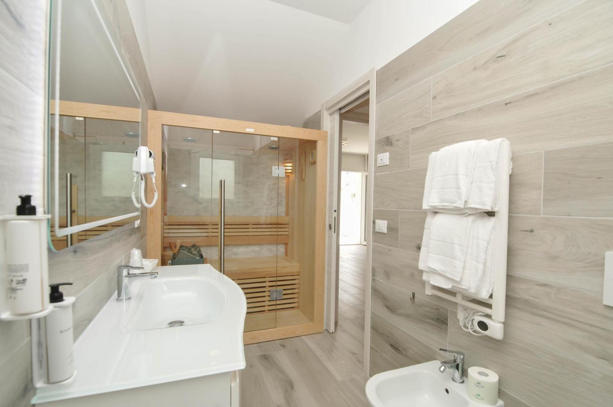 Marina Suites & Apartments 4 Stelle S Caorle Exterior photo